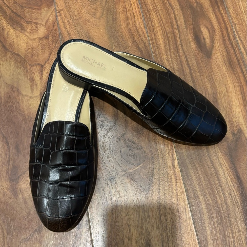 Micheal Kors mule slides